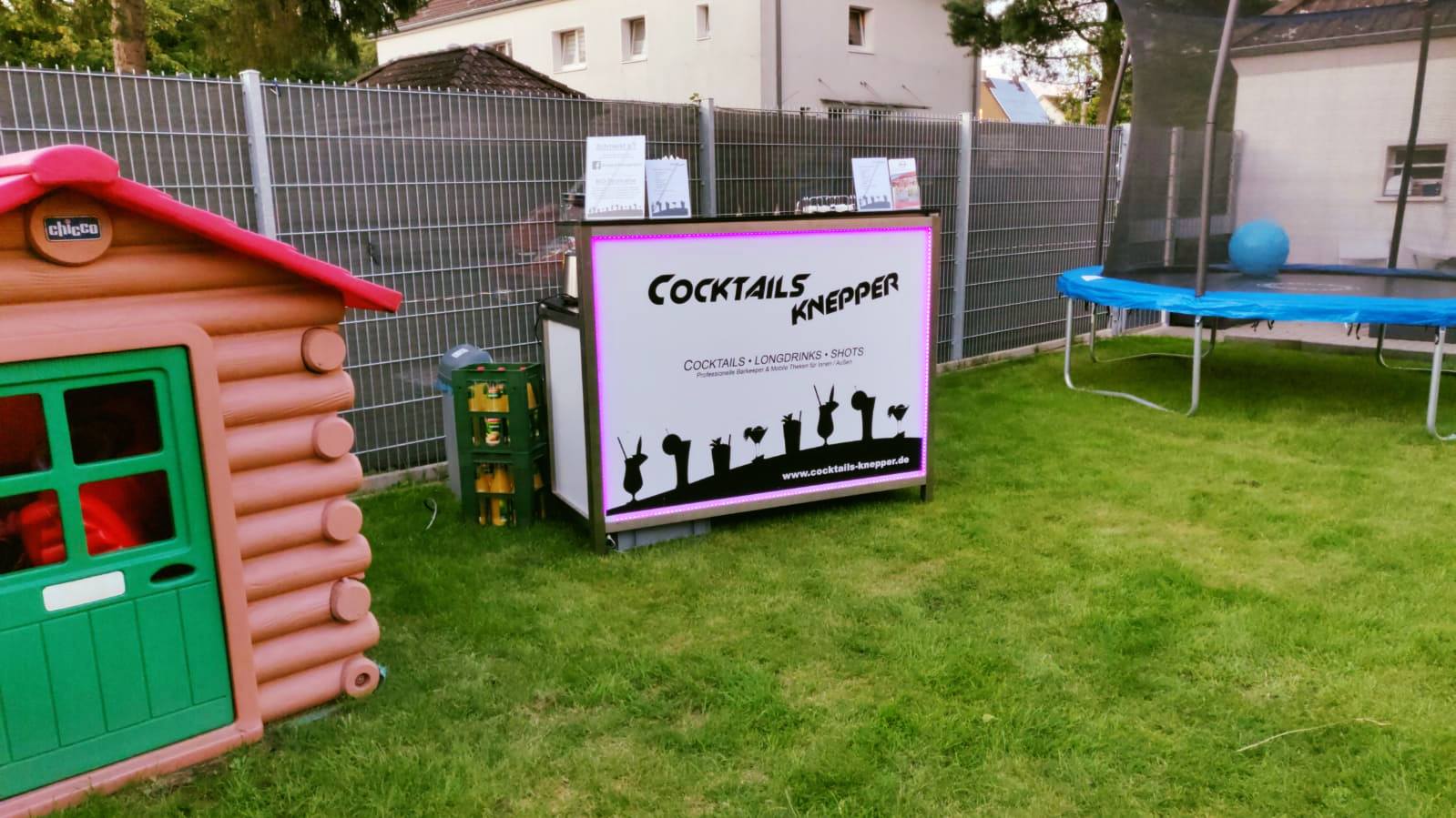 Cocktails Knepper - mobile Cocktailbar in Bochum - Die Cocktailbar und das Trampolin