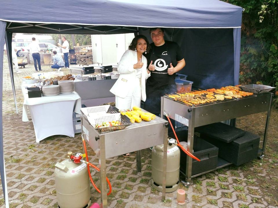 Grillservice Knepper - mobiler Grill in NRW - Frisch gegrilltes Buffet bei Geburtstagsparty (1)